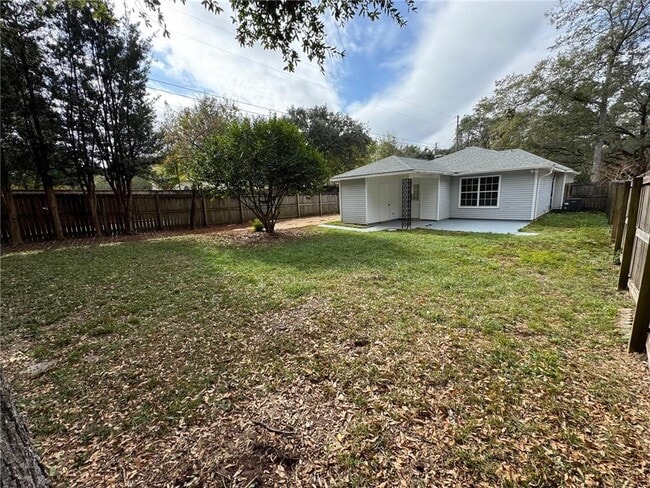 Building Photo - 1117 Pinemont Dr