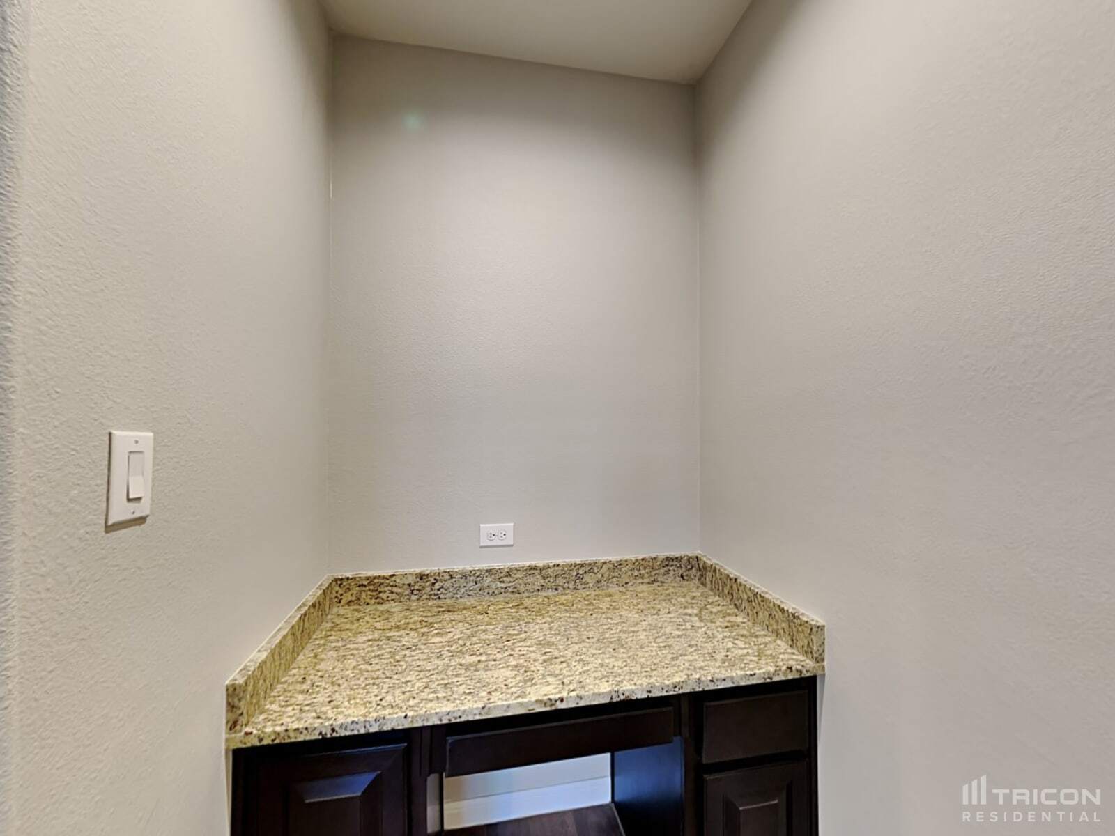 Building Photo - 4808 Bronzeleaf Ln