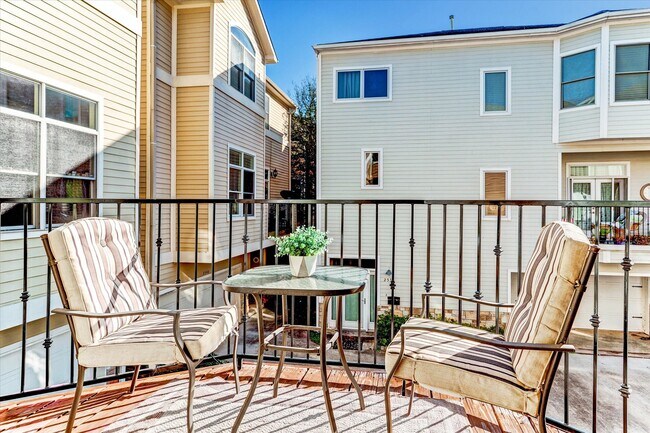 Building Photo - 2546 Bevis St