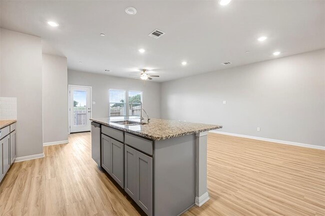 Building Photo - 104 Cinnabar Ln