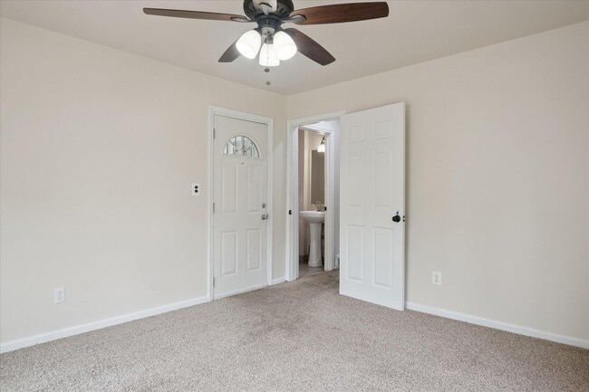 Building Photo - 29484 Spring Hill Dr