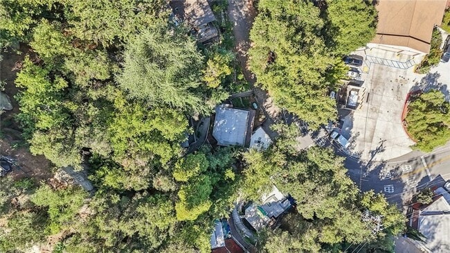 Building Photo - 432 Fernwood Pacific Dr