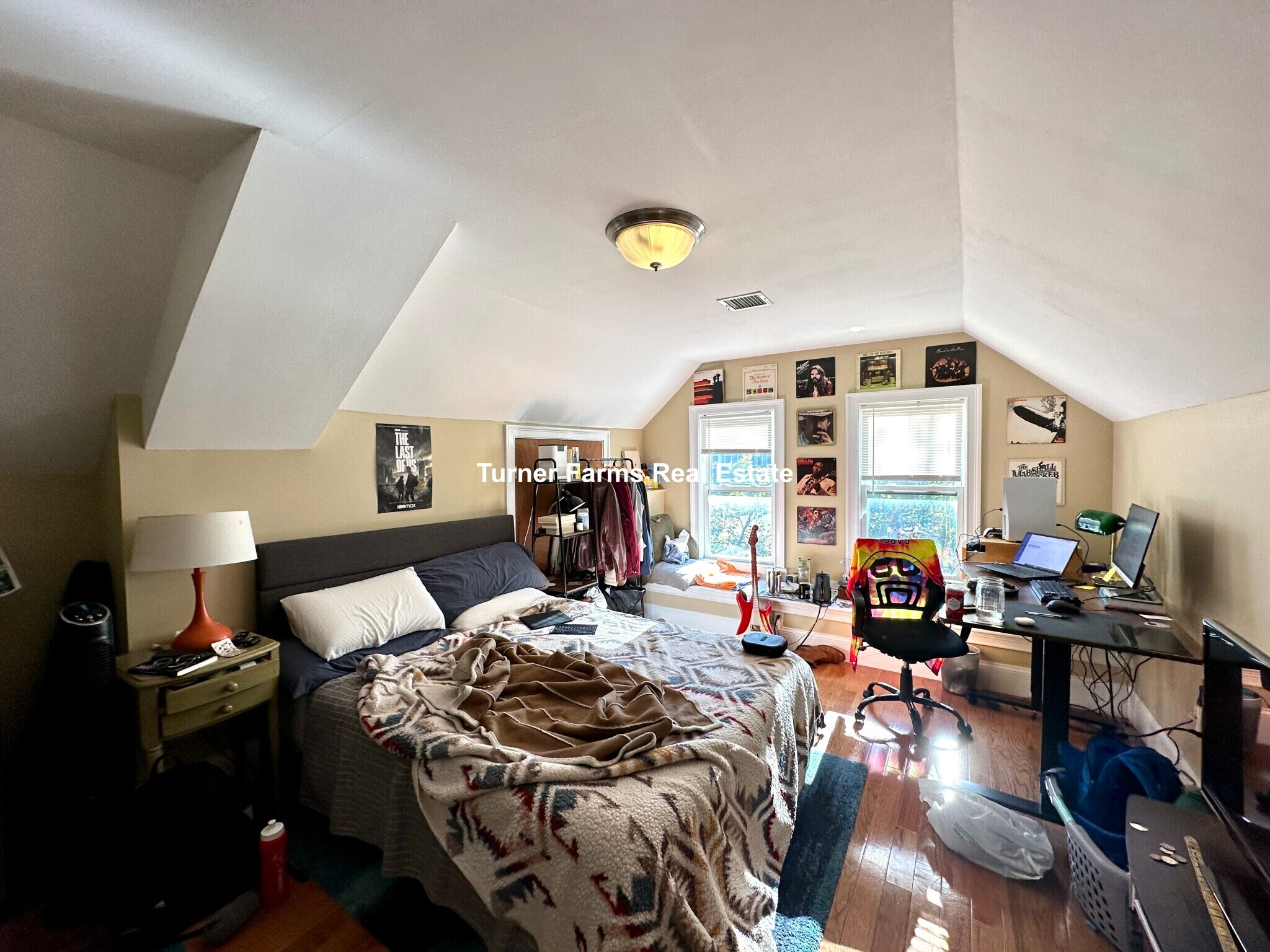 Building Photo - 44 Hillside St