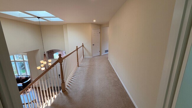 Building Photo - Beautiful Upgraded 4 Bedroom 2.75 Bath Home in Sammamish
