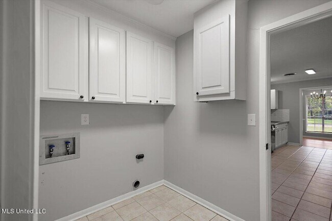 Building Photo - 36 Pebble Hill Dr