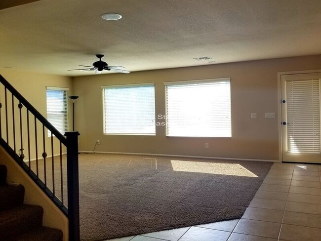 Building Photo - 4195 E Bonanza Rd