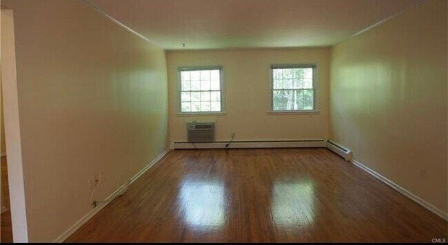 Building Photo - 123 Katona Dr