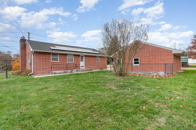 Building Photo - 388 Pleasant View Rd