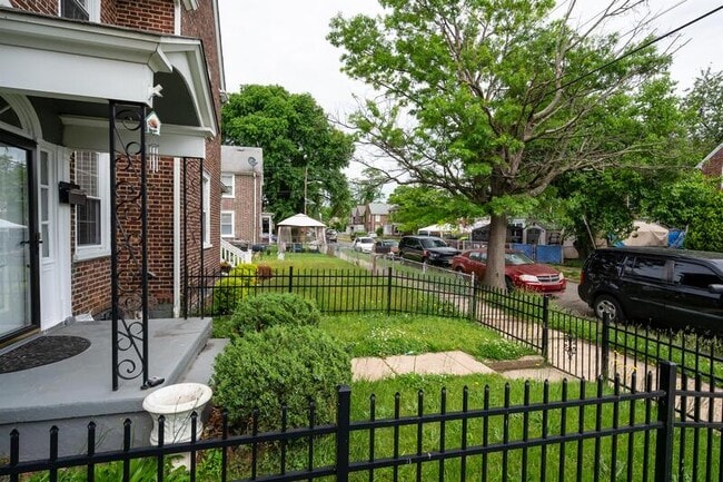 Building Photo - 1041 Ironside Rd