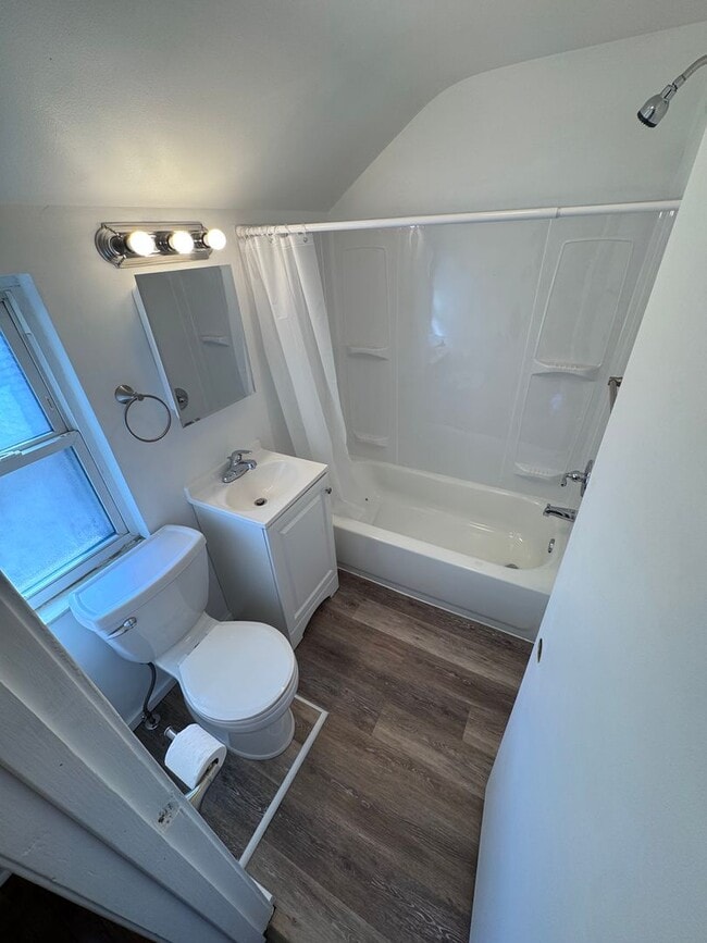 Building Photo - Updated 2-Bedroom 1-Bath House in Duquesne!!