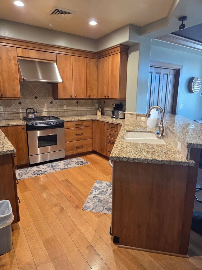 Building Photo - Franklin Crossing Building Condominium