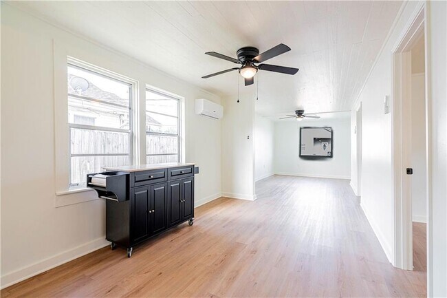 Building Photo - 805 Ave A