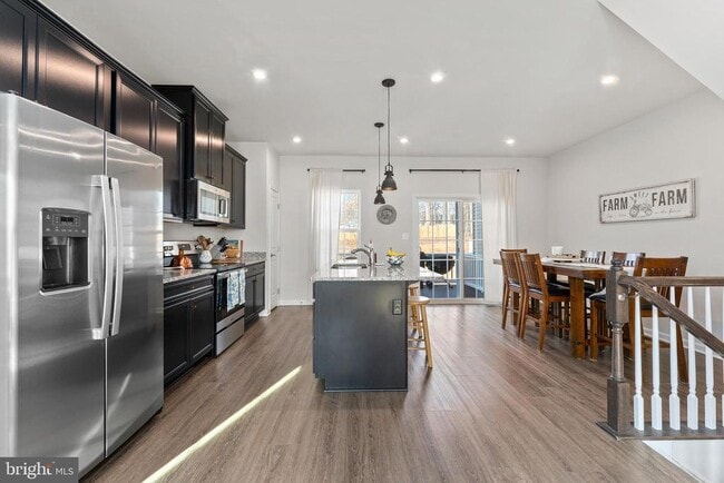 Building Photo - 36023 Coyote Trail