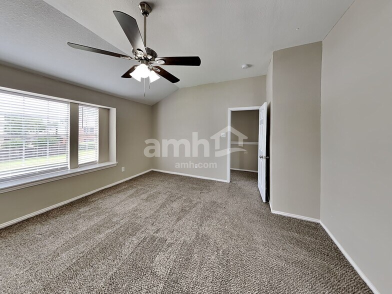 Building Photo - 21851 Whispering Forest Dr