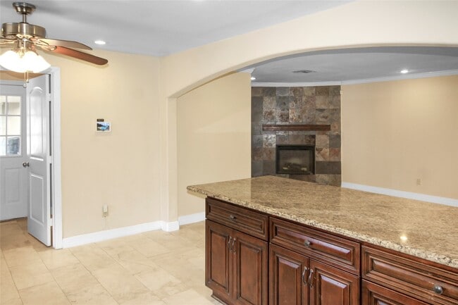 Building Photo - 5738 Willowbend Blvd