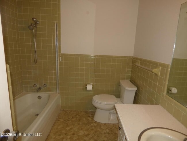 Building Photo - 238 Westview Cir