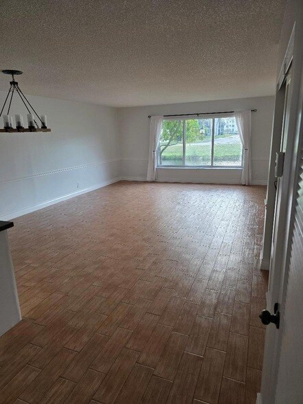 Building Photo - 3791 NW 84th Ave