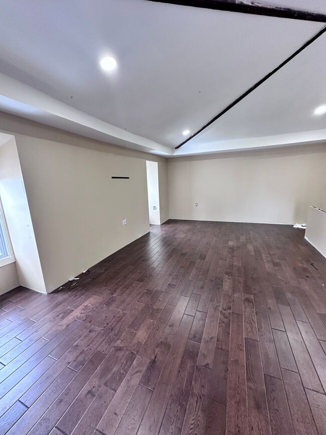 Building Photo - Charming 3 Bedroom Home in Mt.Joy!