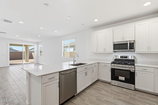 Building Photo - 8147 E Paloma Ave