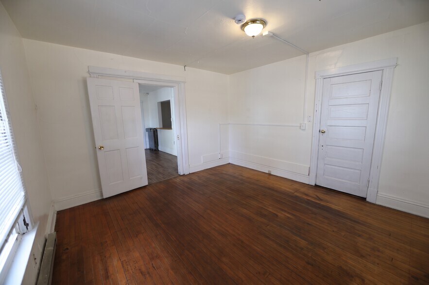 Building Photo - 117 N Bedford St