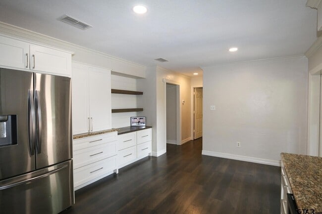 Building Photo - 18751 Ridgeline Rd