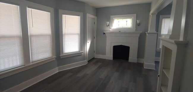 Building Photo - 2172 W Forest Home Ave