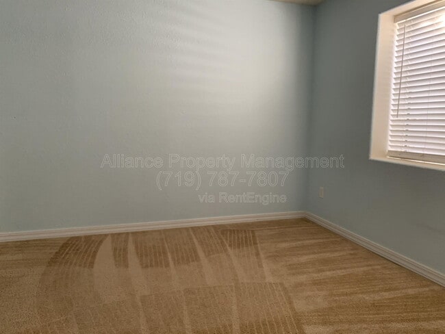 Building Photo - 212 Oxbow Dr