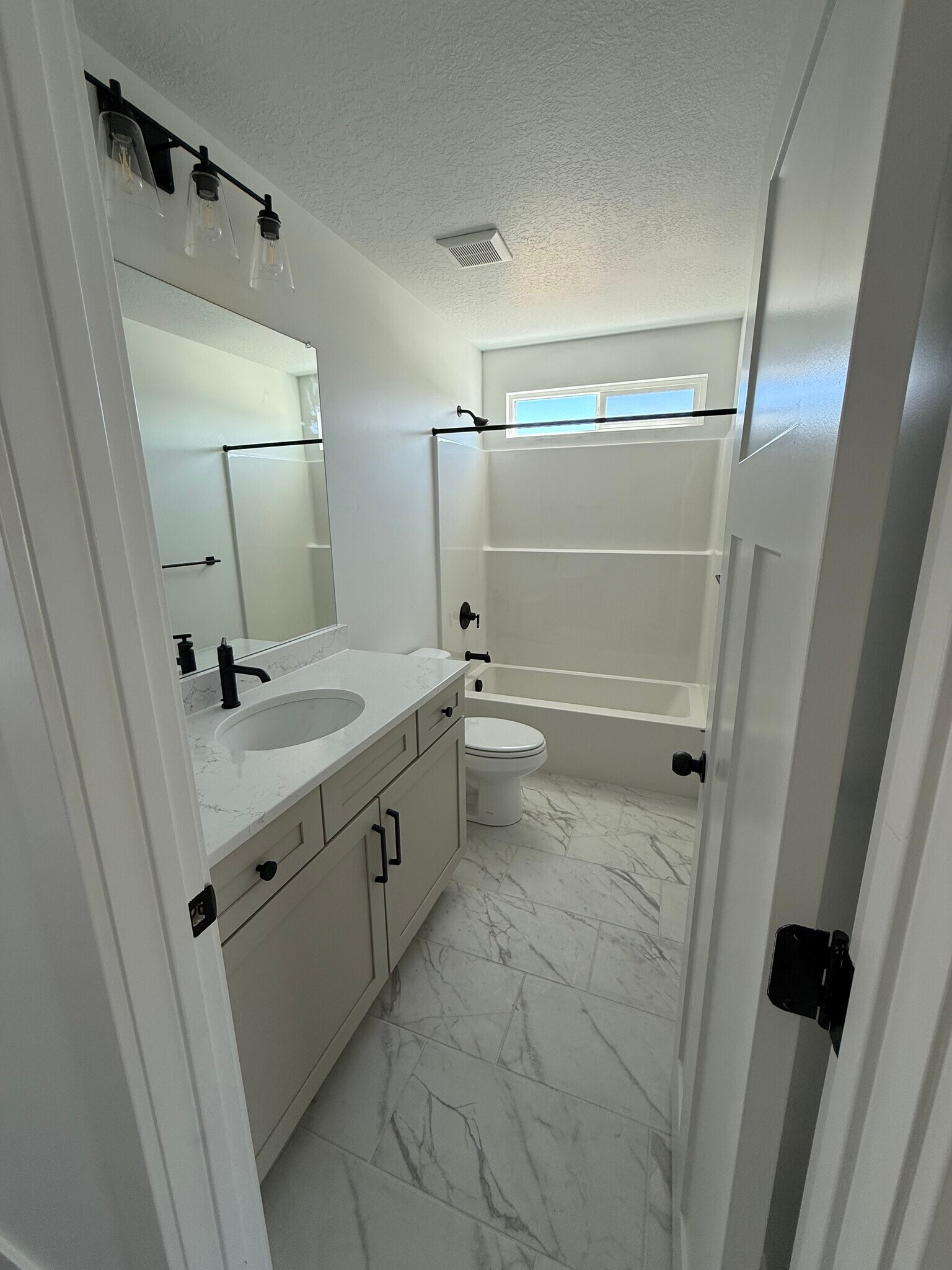 Building Photo - 1033 N Canvasback Dr