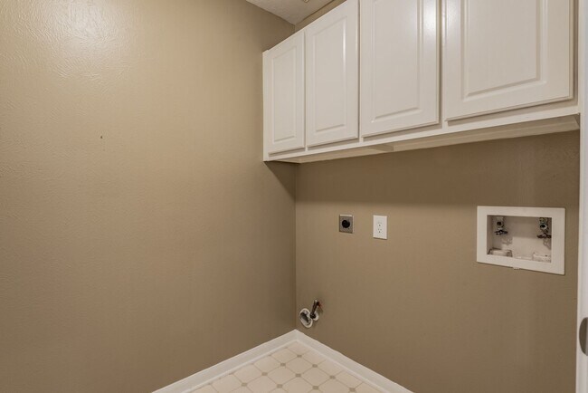 Building Photo - 18326 Cinderwood Dr