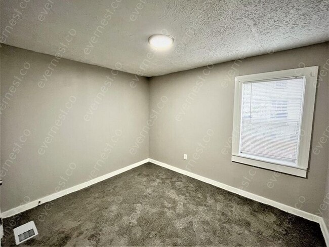 Building Photo - 445 Rockdale Dr