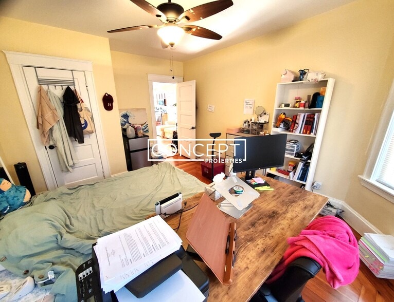 Building Photo - 332 Beacon St