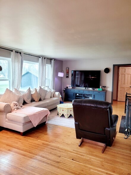 Building Photo - 1100 Orchard Park Rd