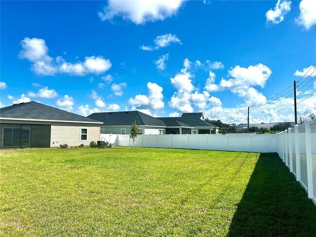 Building Photo - 4425 NW 14th Lp