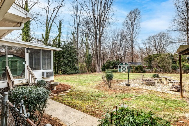 Building Photo - Northern Greensboro, Brick Ranch, Hardwood...