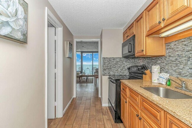 Building Photo - 2500b N Ocean Blvd