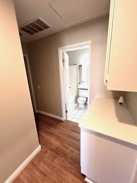 Building Photo - 31 Highpark Pl