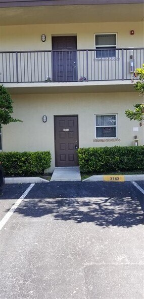 Primary Photo - 3752 NW 91st Ln