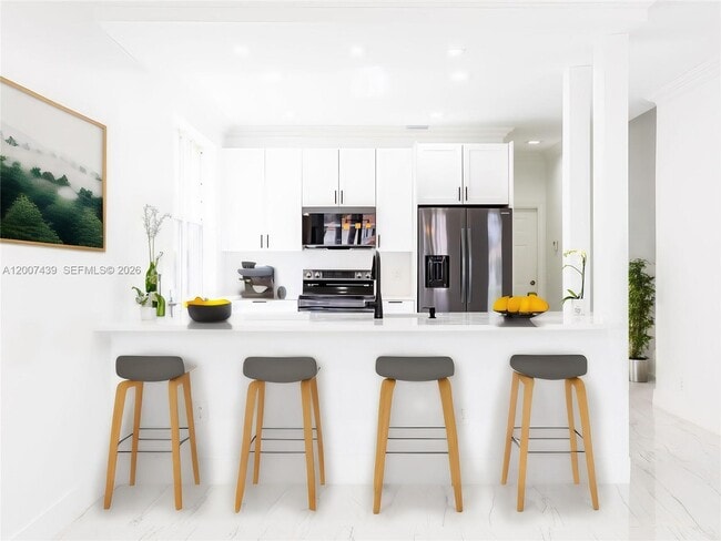 Building Photo - 801 Tanglewood Cir