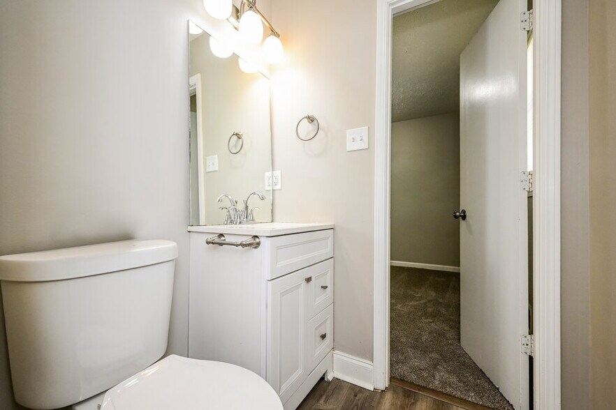 Building Photo - 3074 Menlo Park Dr