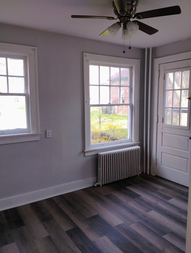 Building Photo - 416 Linden Ave