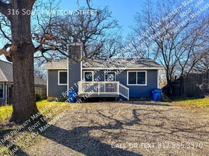 Building Photo - 316 S Watson St