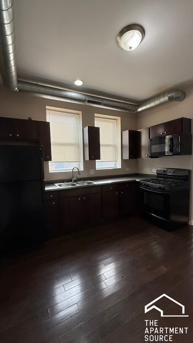 Building Photo - 1919 S Racine Ave