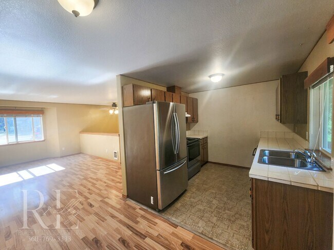 Building Photo - MILITARY DISCOUNT - $75/MO OFF!!