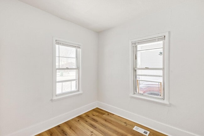 Building Photo - 910 Reddick St
