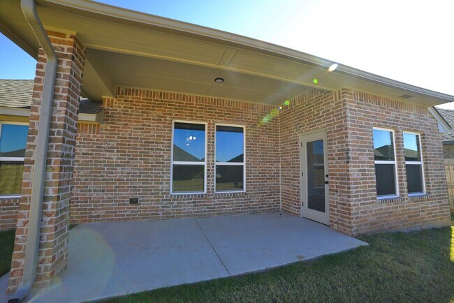 Building Photo - Brand New Home In Washington!