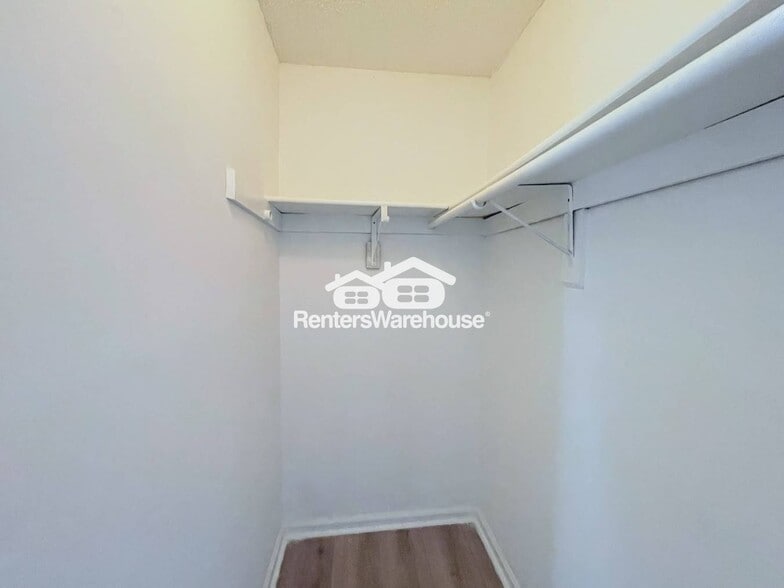 Building Photo - 1815 Beckwood Common