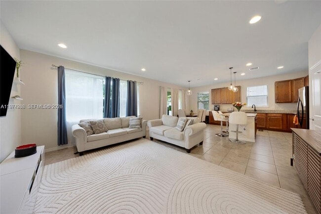 Building Photo - 932 Banyan Dr