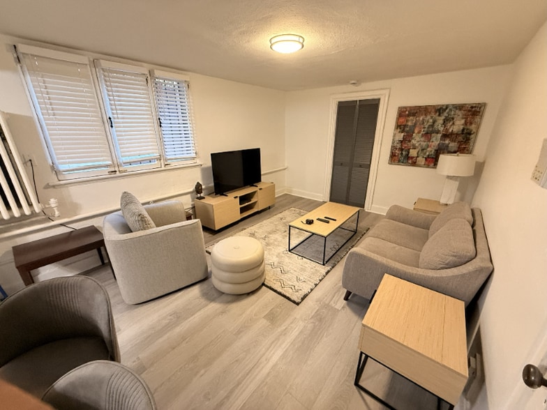 Primary Photo - 820 N Humboldt St