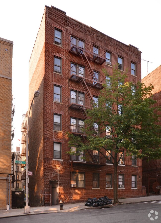 3025-3027 Godwin Terrace - 3025-3027 Godwin Ter