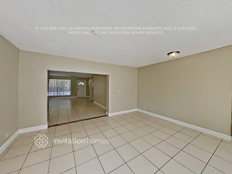 Building Photo - 2240 NE 62nd Ct